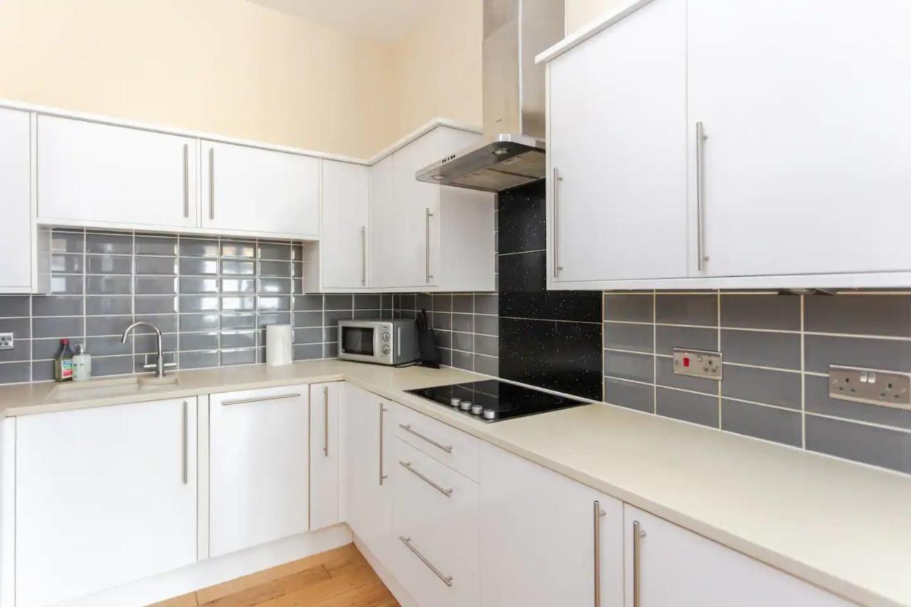 Stylish 2 Bedroom In Greenwich Lägenhet