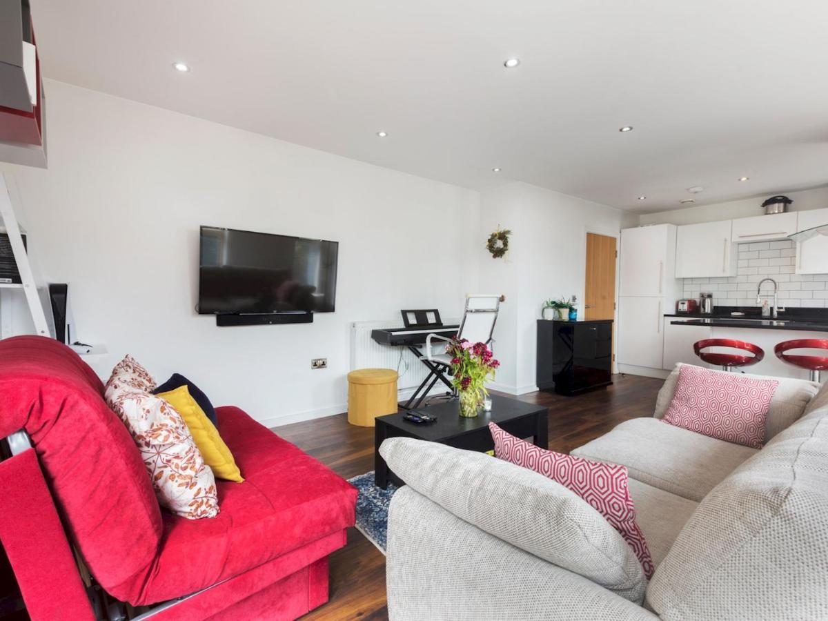 Pass The Keys Trendy In Location Apartment *
