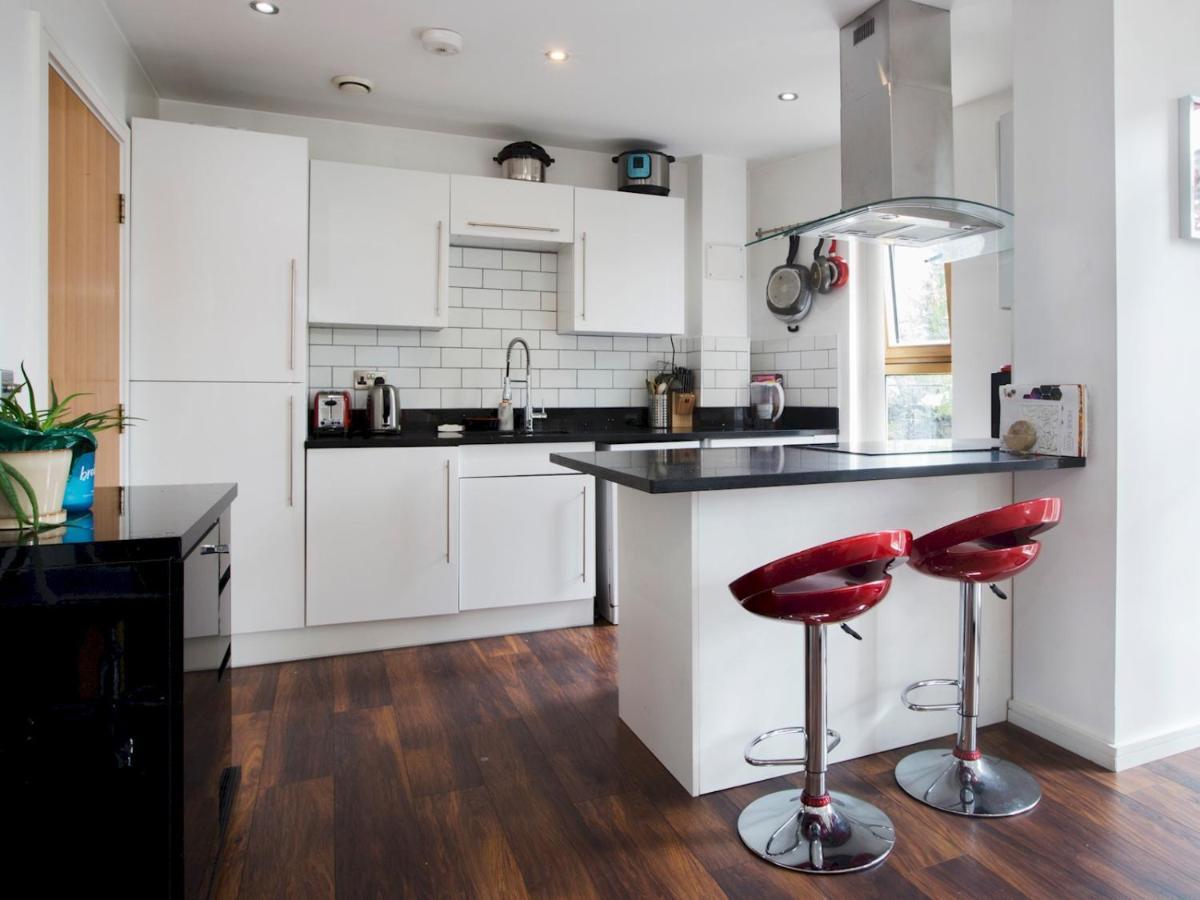 Pass The Keys Trendy In Location Apartment *