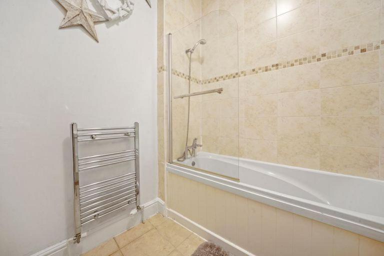 Canning Town Modern 2 Bedroom Excel Centre, Canary Wharf, Airport Lägenhet London