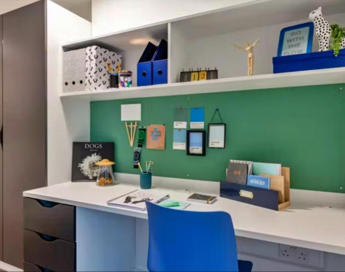 Affittacamere Modern Rooms In Wembley, Sk *