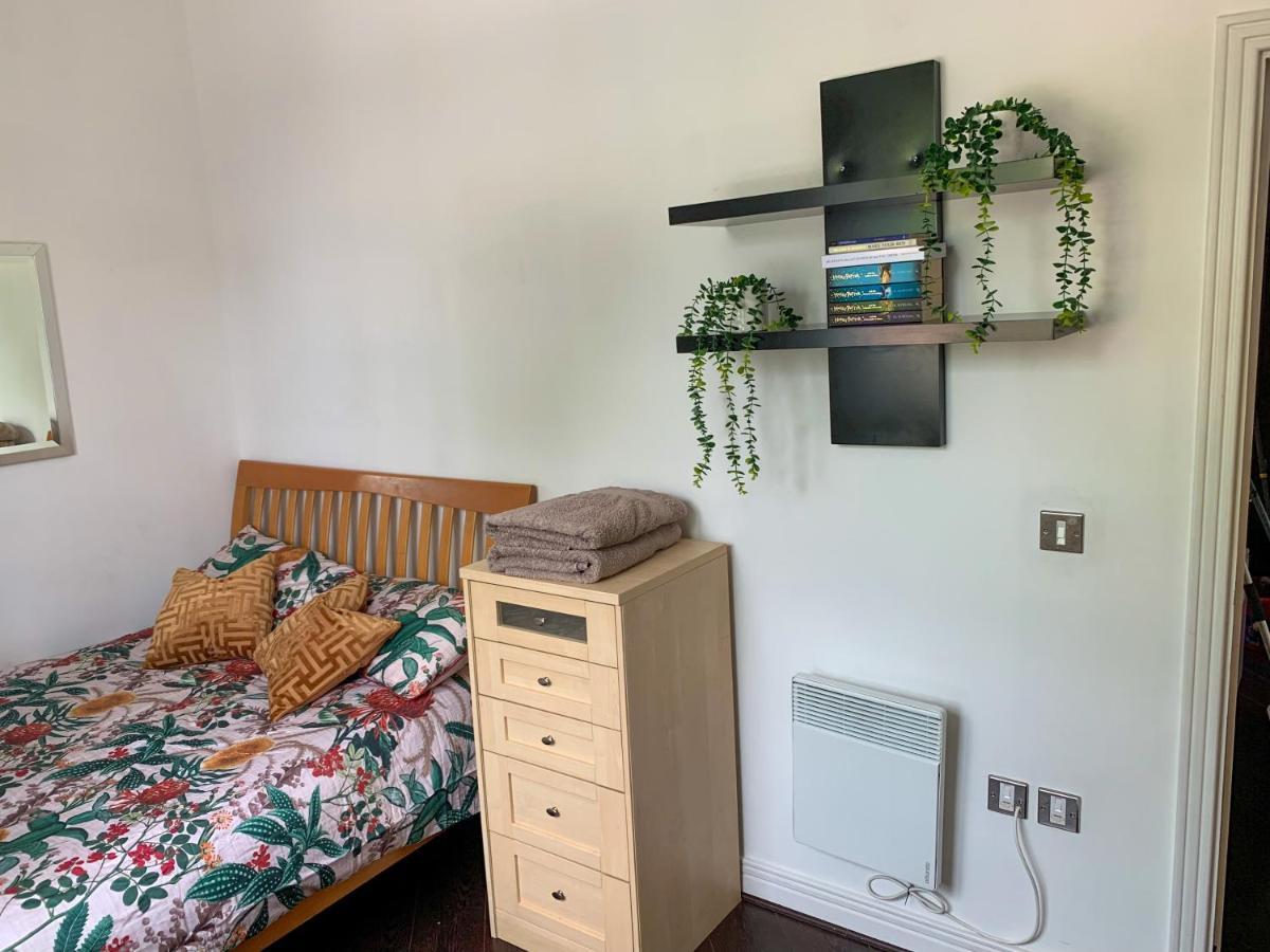 In Stratford With Private Bathroom And Parking * London