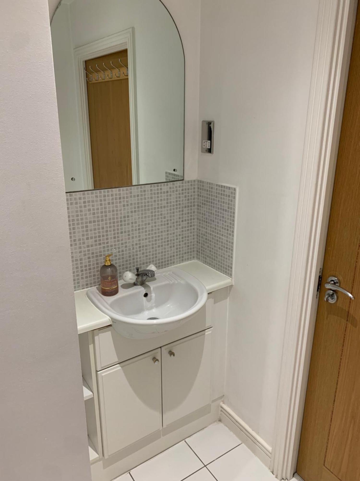 In Stratford With Private Bathroom And Parking Rum i privatbostad