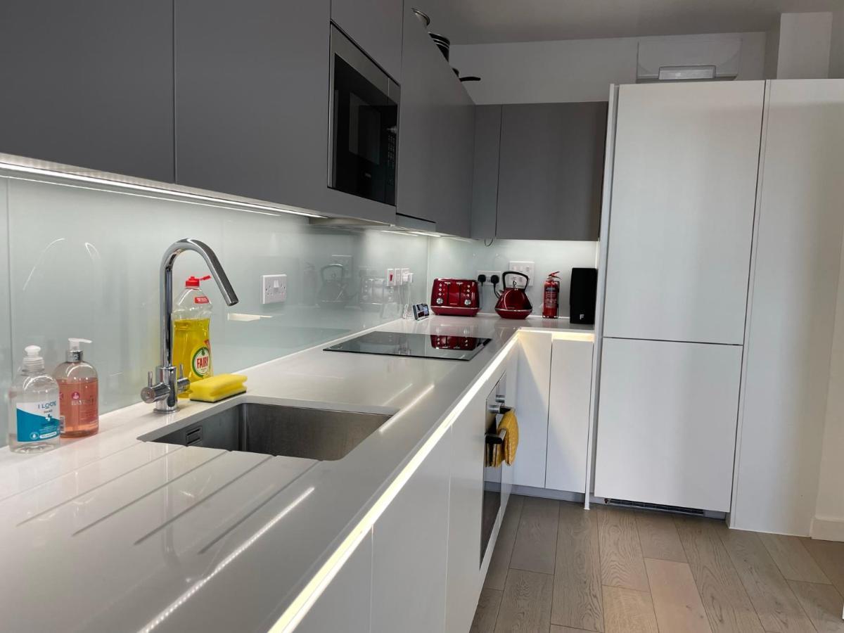 Modern & Spacious Penthouse In North Leilighet *