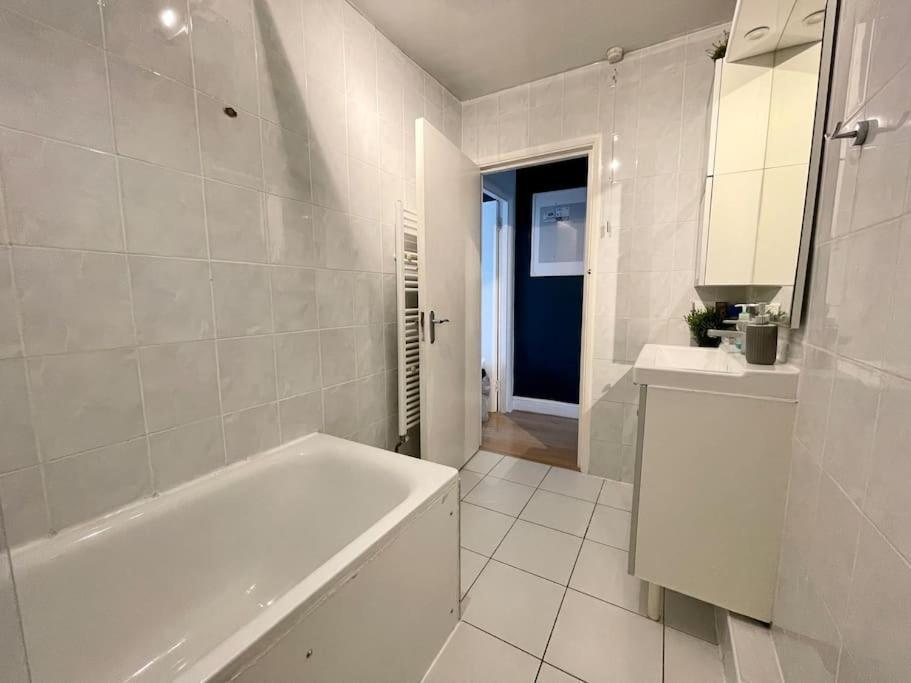 *new* Beautiful 2 Bedroom House In Location Appartement