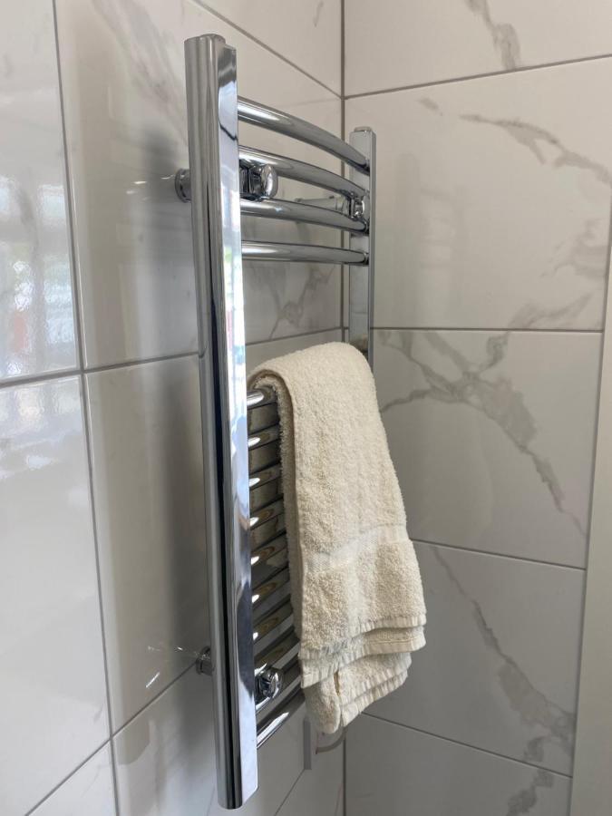 Modern Furnished Studio Homestay