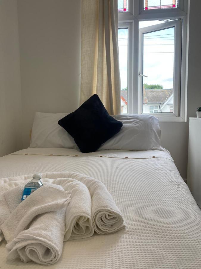 Modern Furnished Studio *