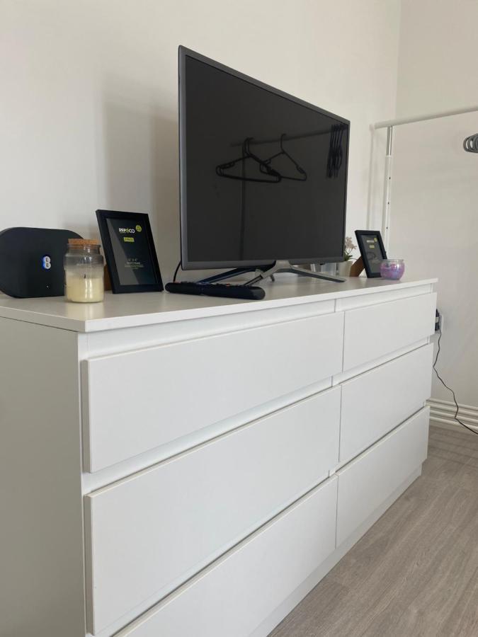 Modern Furnished Studio Homestay *