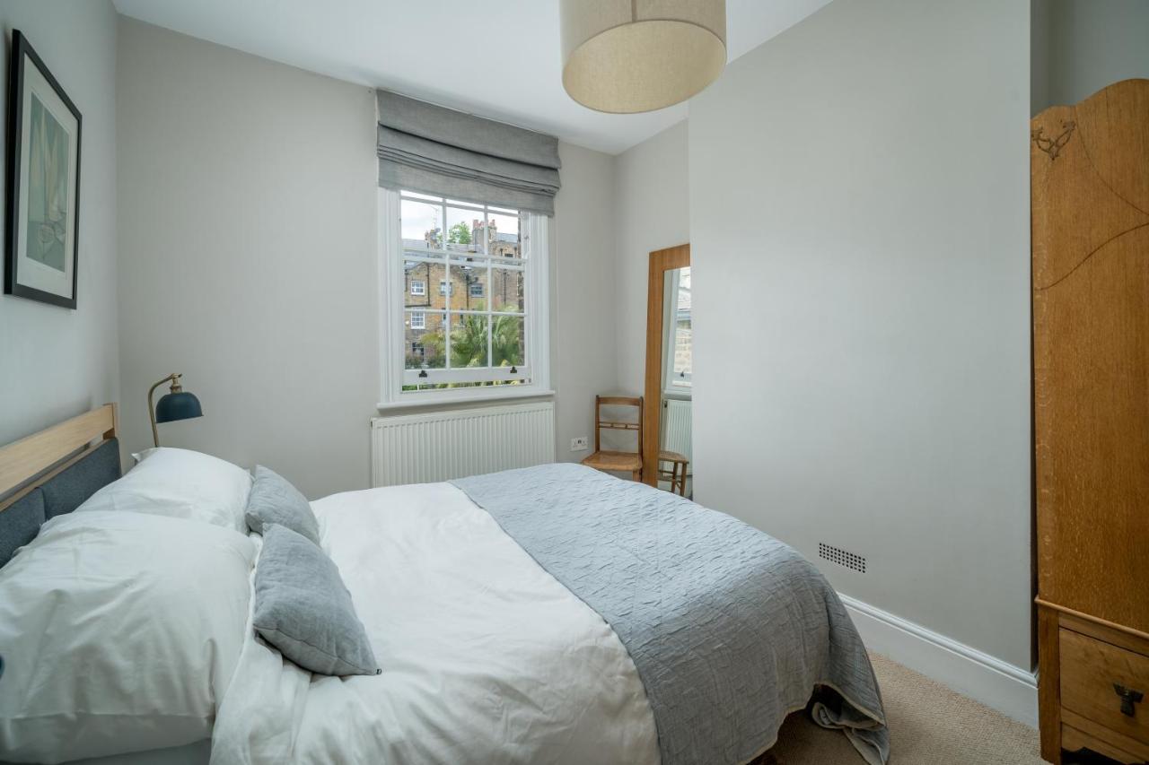 Contemporary House With Private Garden * Londra