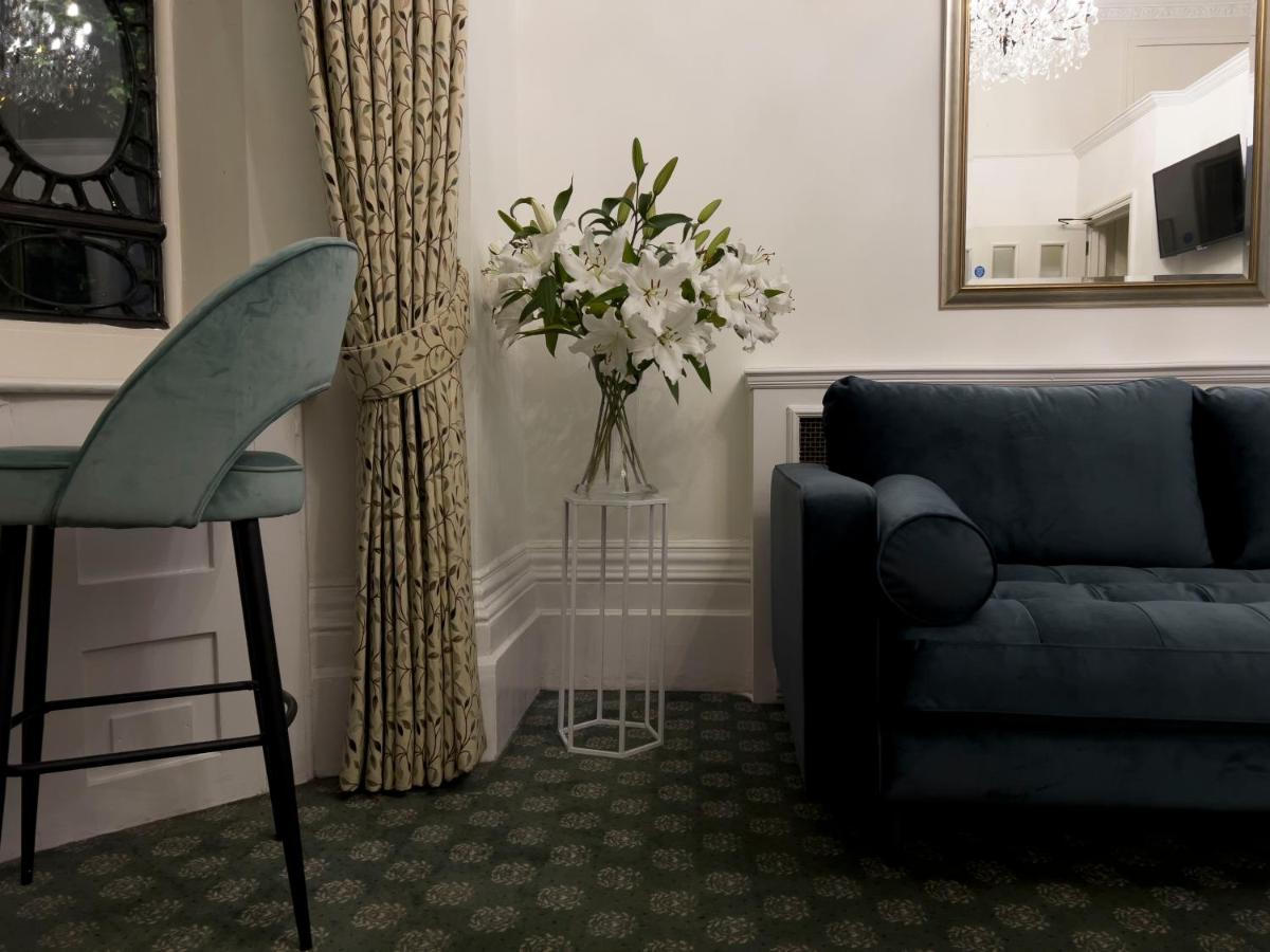 Hotel 63 3*