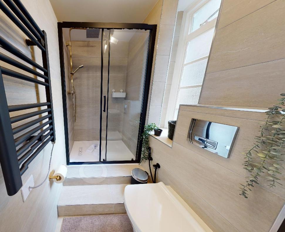 Luxury 3 Bedroom 3 And A Half Bathroom Flat In Swiss Leilighet