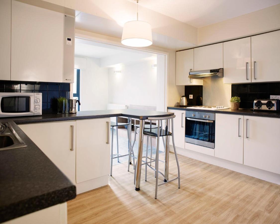 Spacious And Comfy At Chapter Highbury I In Lägenhet London