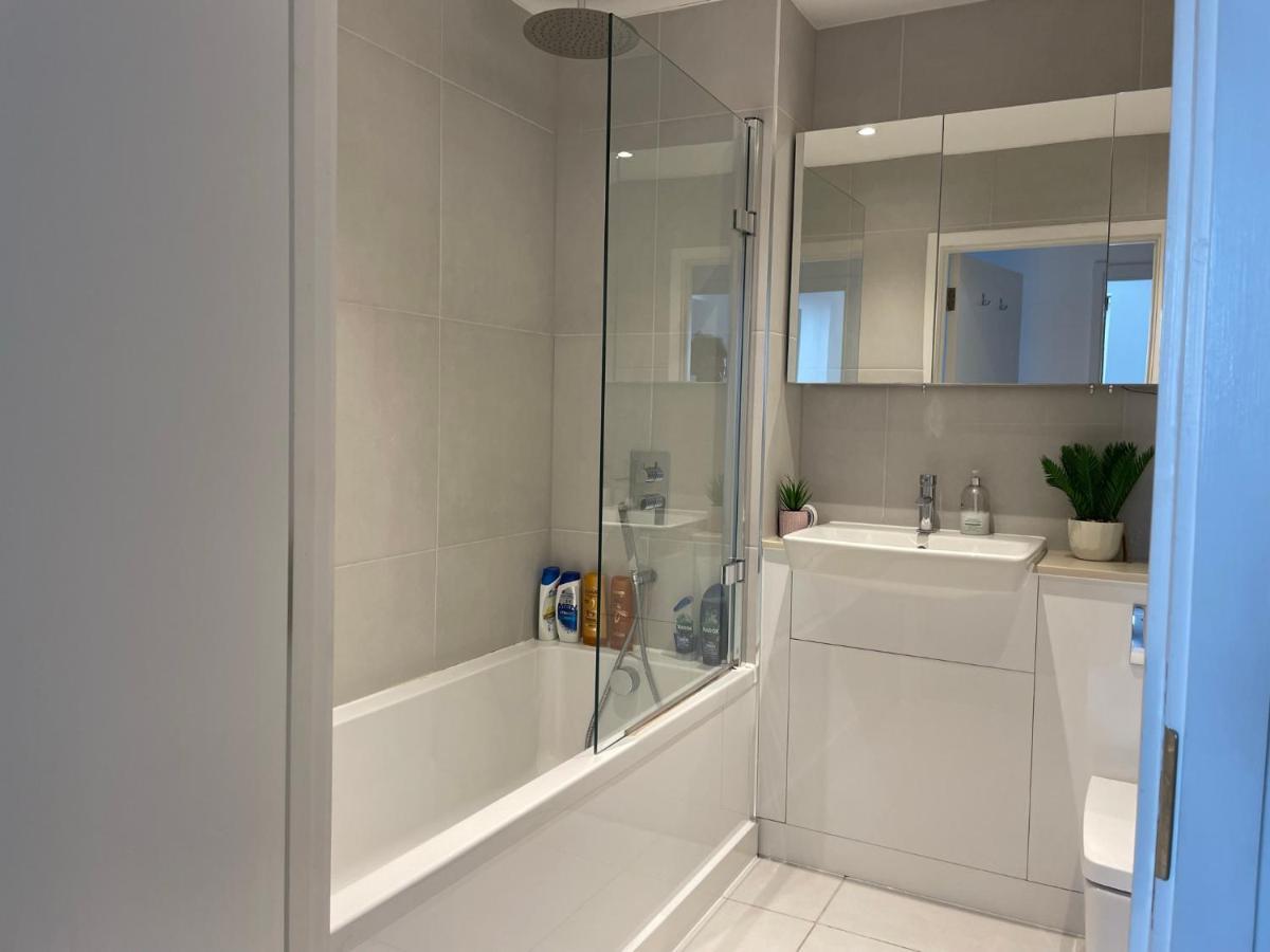 Leilighet Modern & Spacious Penthouse In North *