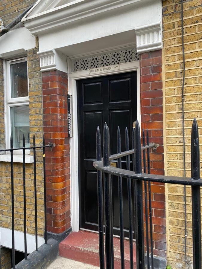 One Bed Flat In Central Apartment *