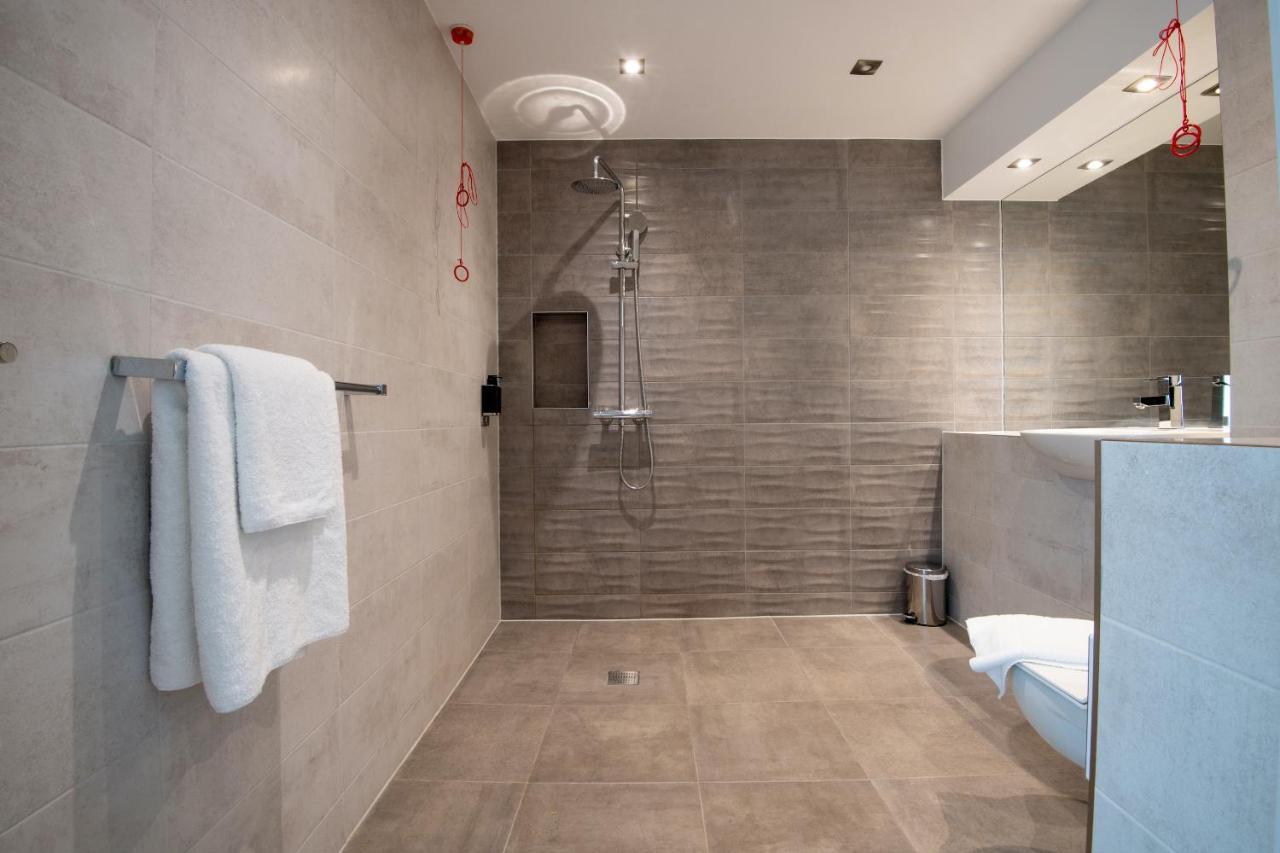 Roomzzz Stratford Aparthotel