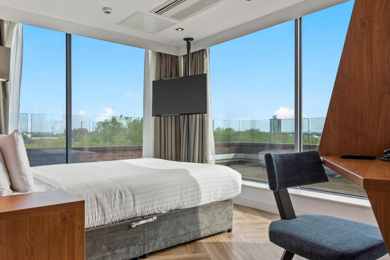 Aparthotel Roomzzz Stratford