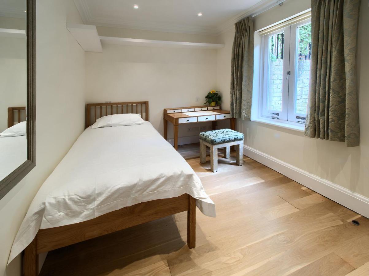 Holiday home Serene Townhouse With Parking *