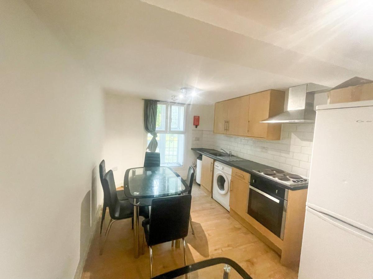 96 Uxbridge Road Appartement Londres