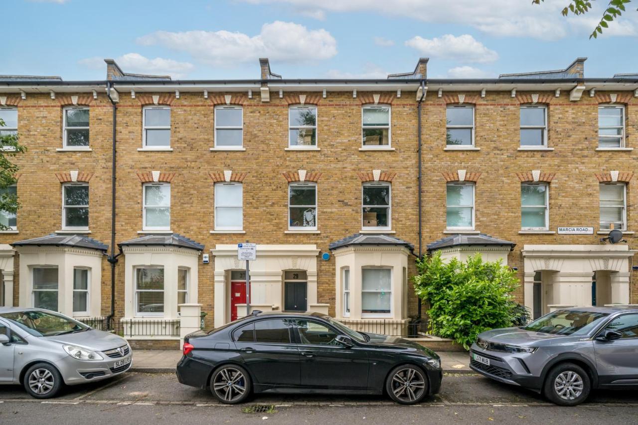 Altido Stylish 4-bed House W/ Private Paved Garden In Elephant & Castle Apartment London