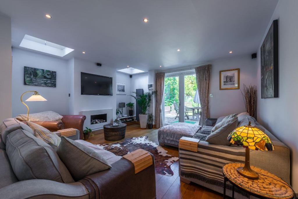Feriehus Pass The Keys Beautiful 3 Bedroom Family London