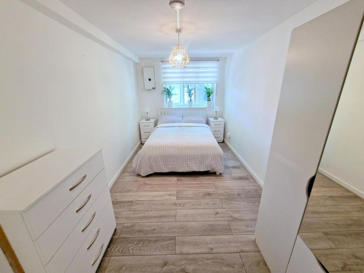Apartment Flat In Battersea, 5 Minutes From Clapham Junction Station