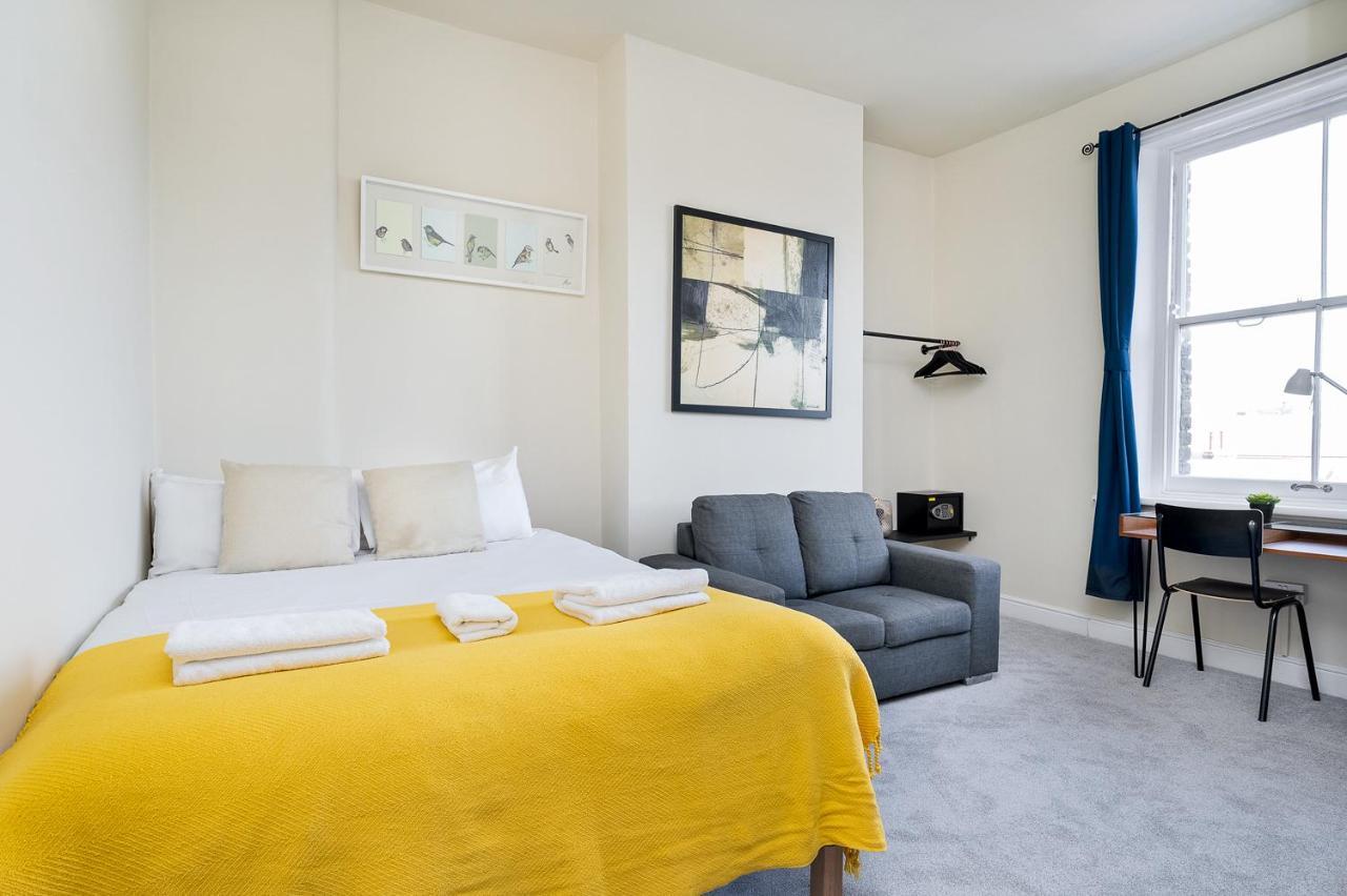 Apartment D8 House *