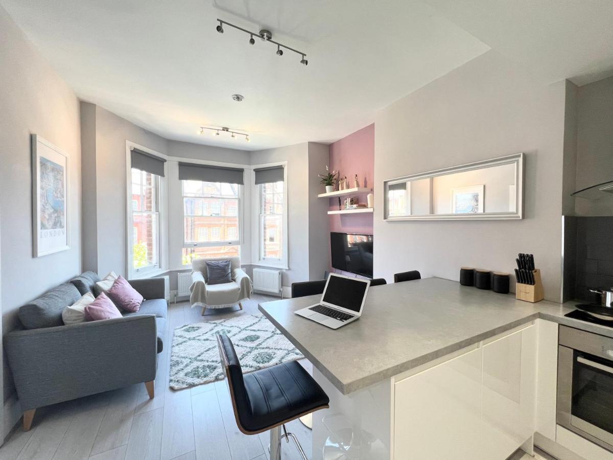 2 Bedroom In South Hampstead Lägenhet London