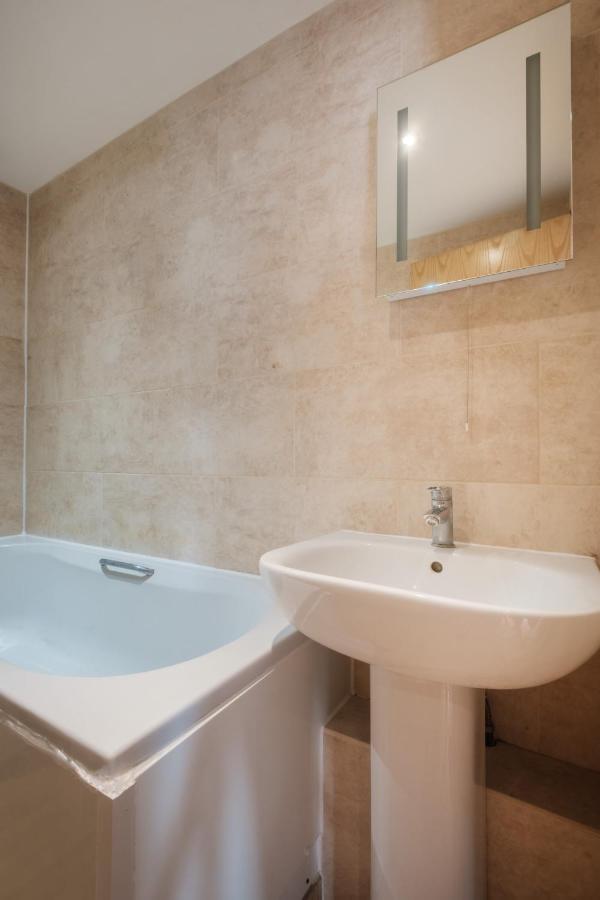 2 Bedroom Holborn * Londen