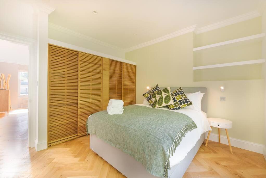 Appartamento Stunning Two Bed Rh8 *