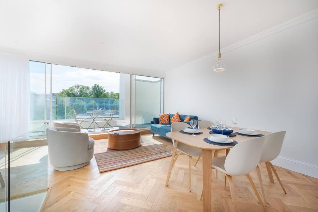 Stunning Two Bed Rh8 Appartamento *