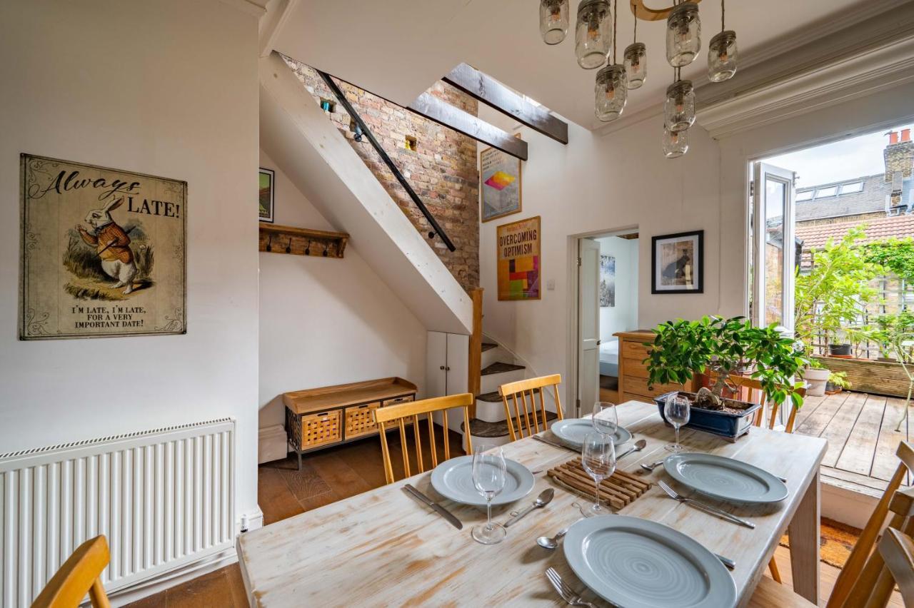 Charming With Roof Terrace In East By Underthedoormat Londra