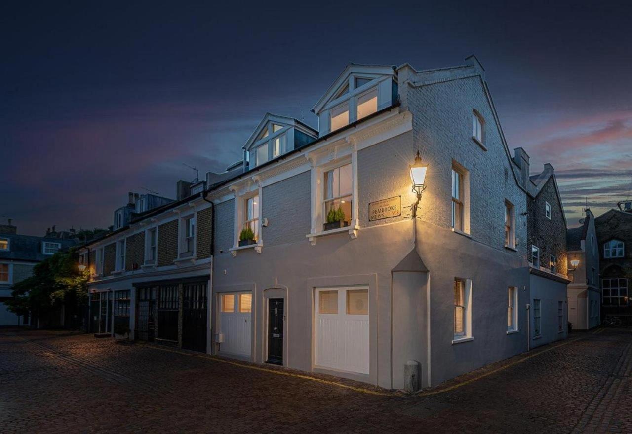 New Stunning 5bd Mews House Hébergement de vacances Londres