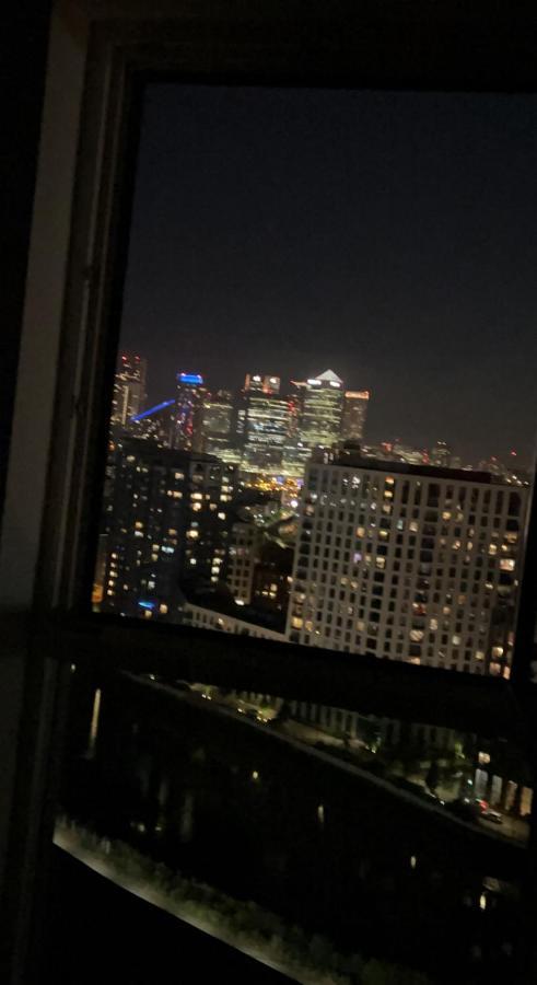 Luxury Penthouse With Stunning Views Near Excel, O2, Airport Lejlighed London