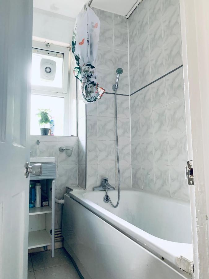 Stunning 3 Bedroom Flat In Stockwell Appartement *
