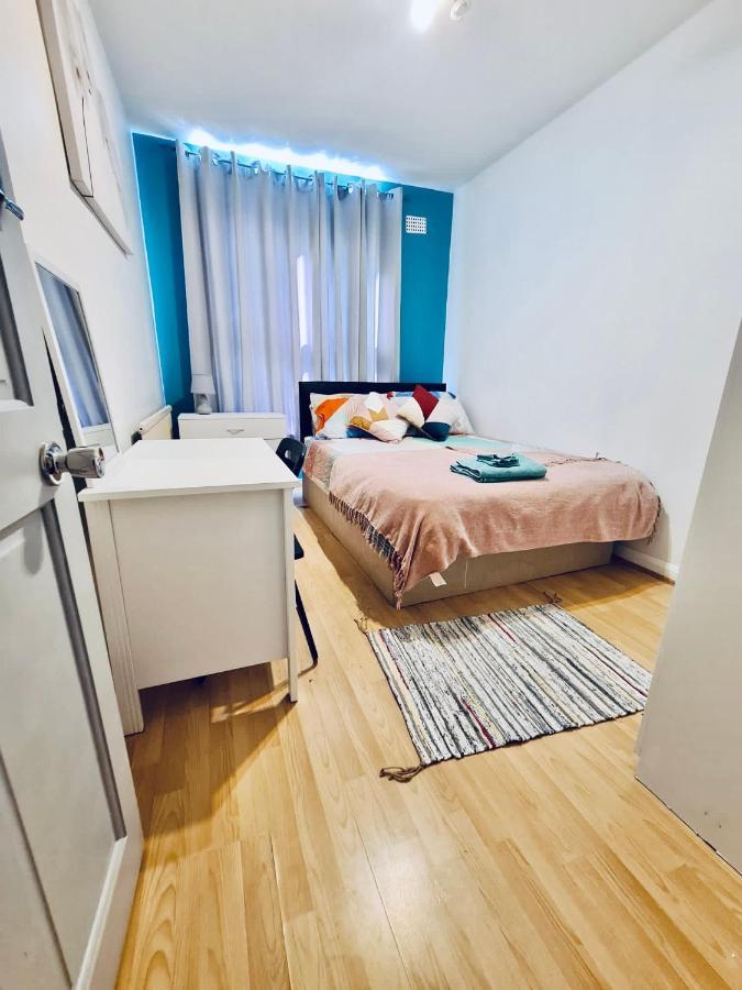 Stunning 3 Bedroom Flat In Stockwell Appartement Londen