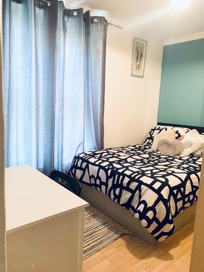 Stunning 3 Bedroom Flat In Stockwell Appartement Londen