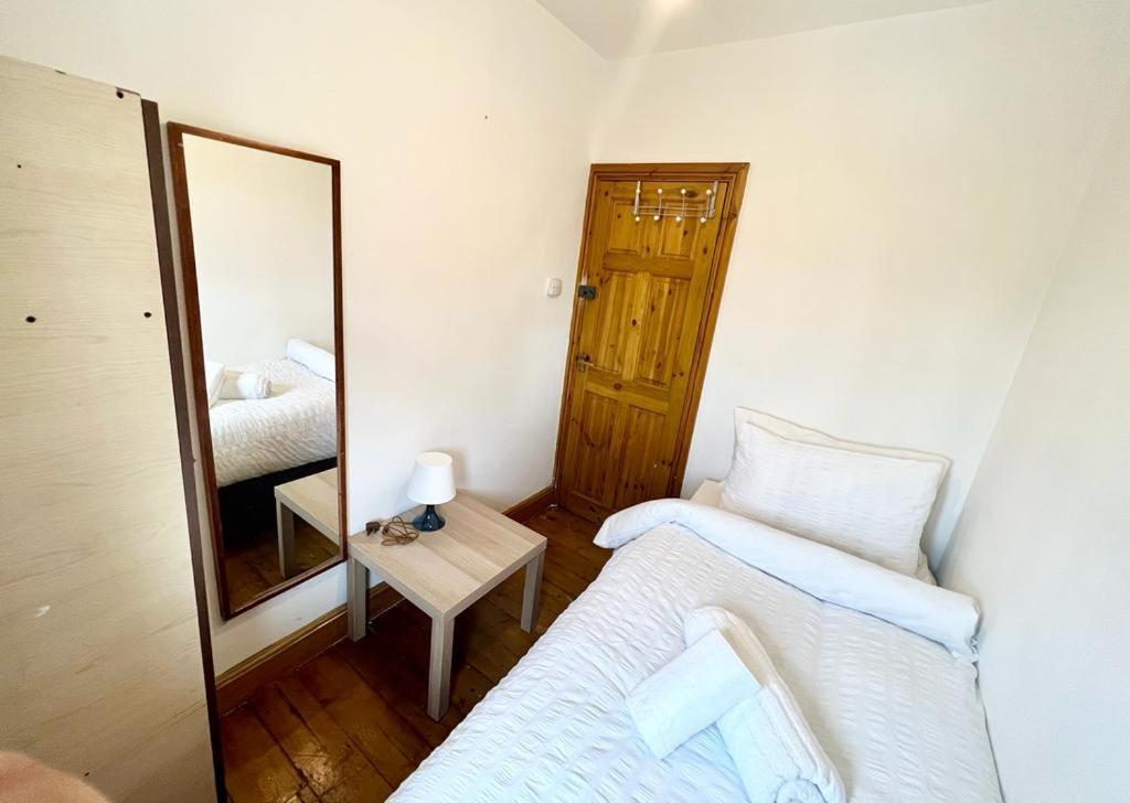 With Single Bed Homestay *