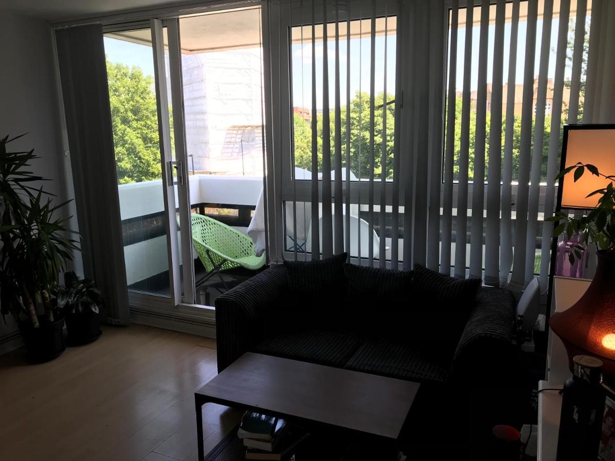 Lejlighed Sunny Flat In With Balcony, Just 15 Mins To Central!