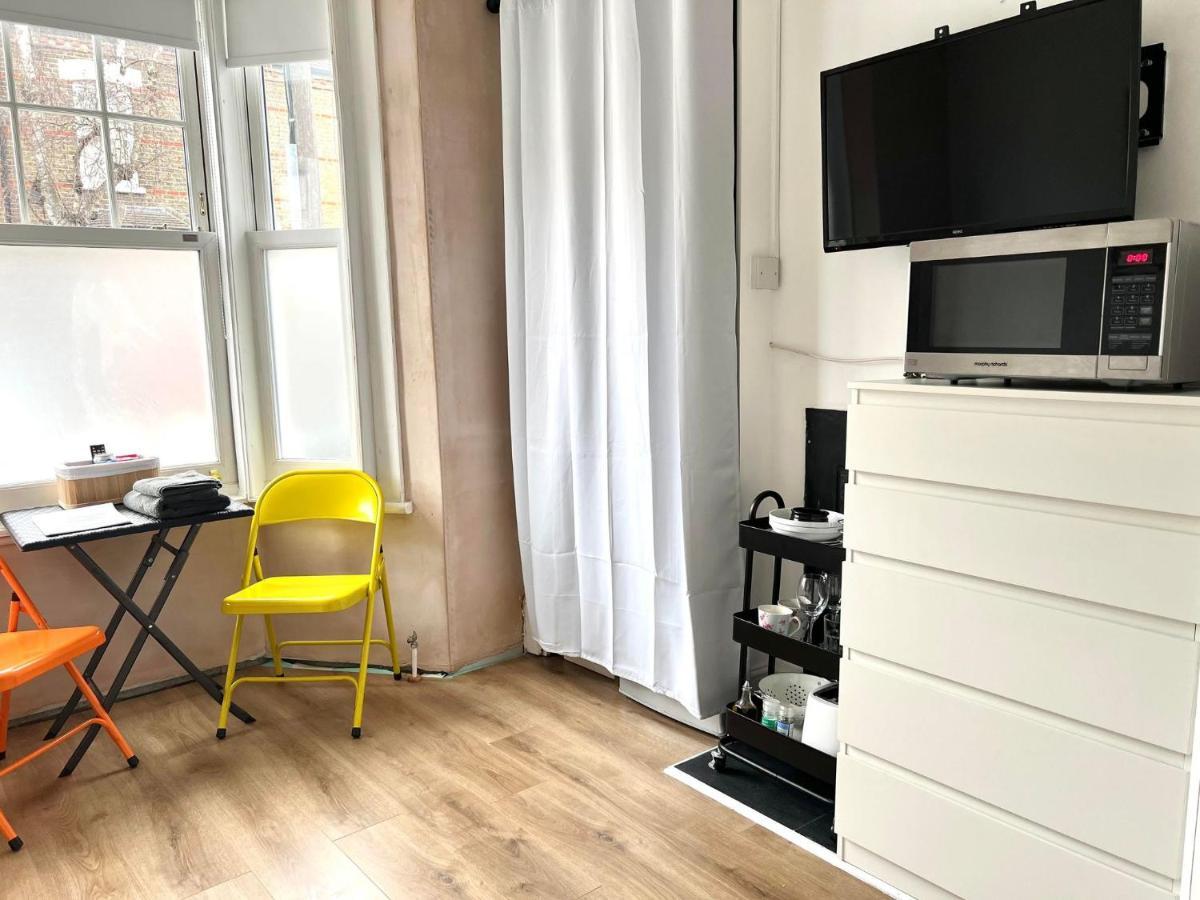 Renovated Small Self Contained Studio Lejlighed *