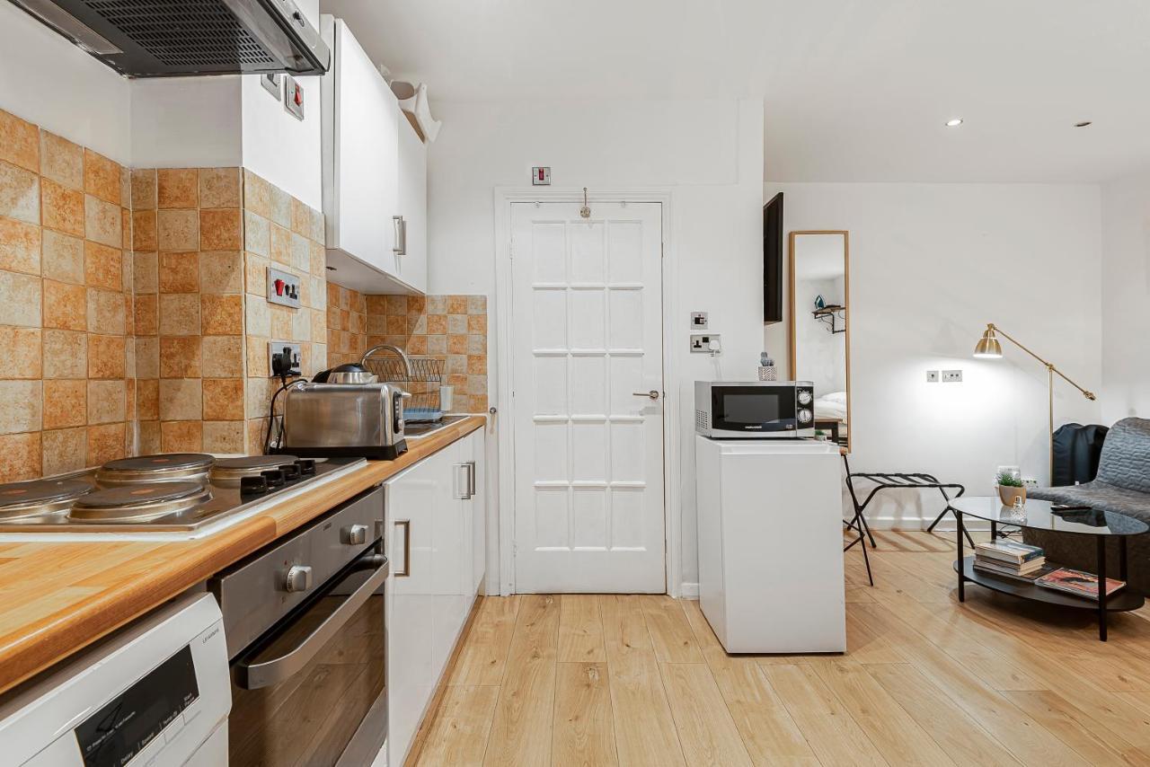 Beautiful Hyde Park Studio Flat *