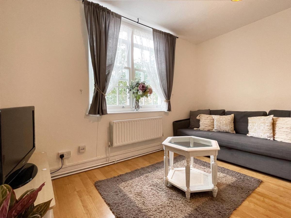 Lisa's Place Near Kings Cross - 2 Double Beds, 1 Sofa Bed, Great Location, Ideal For Families Appartement Londen
