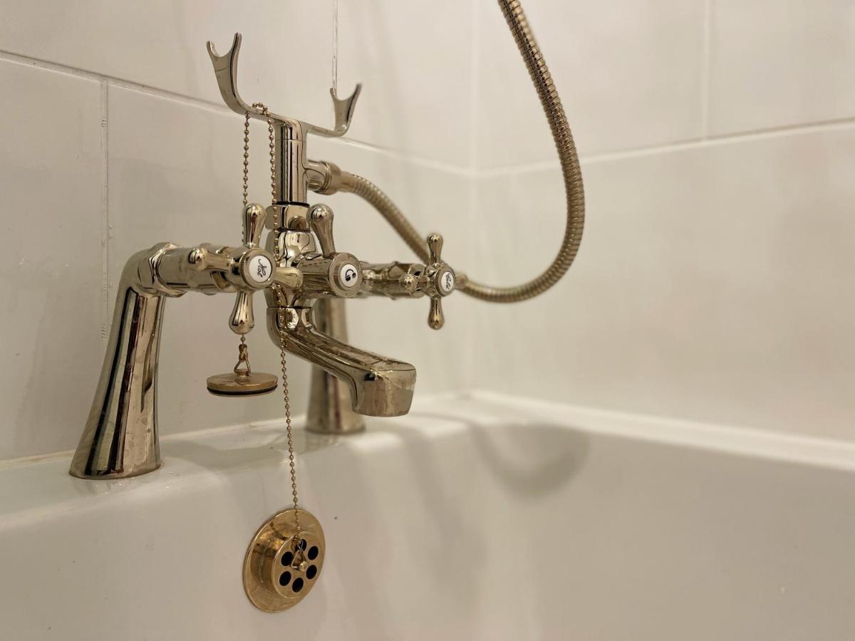 Lisa's Place Near Kings Cross - 2 Double Beds, 1 Sofa Bed, Great Location, Ideal For Families Appartement Londen