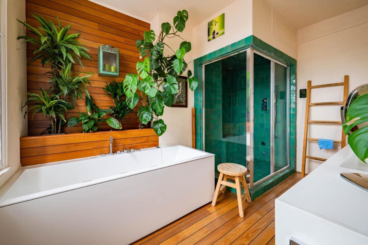 Charming With Roof Terrace In East By Underthedoormat * Londra