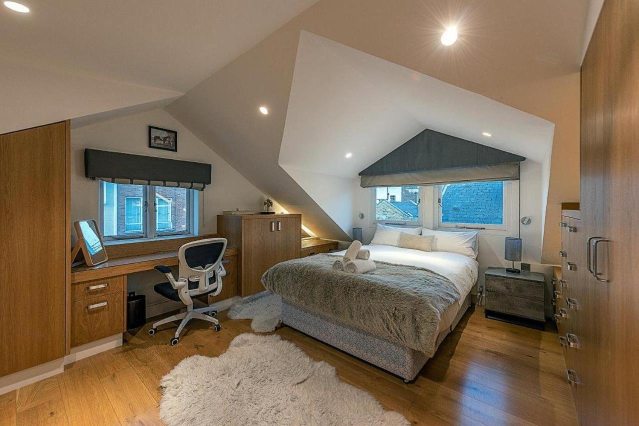 Hébergement de vacances New Stunning 5bd Mews House