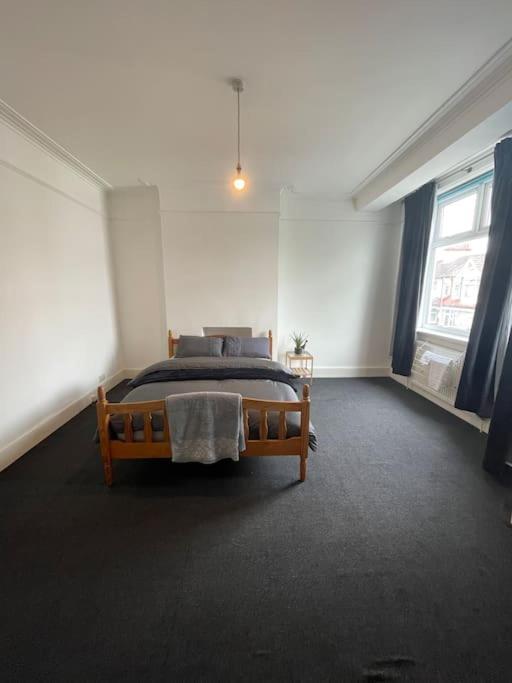 Private Guest In Tooting London