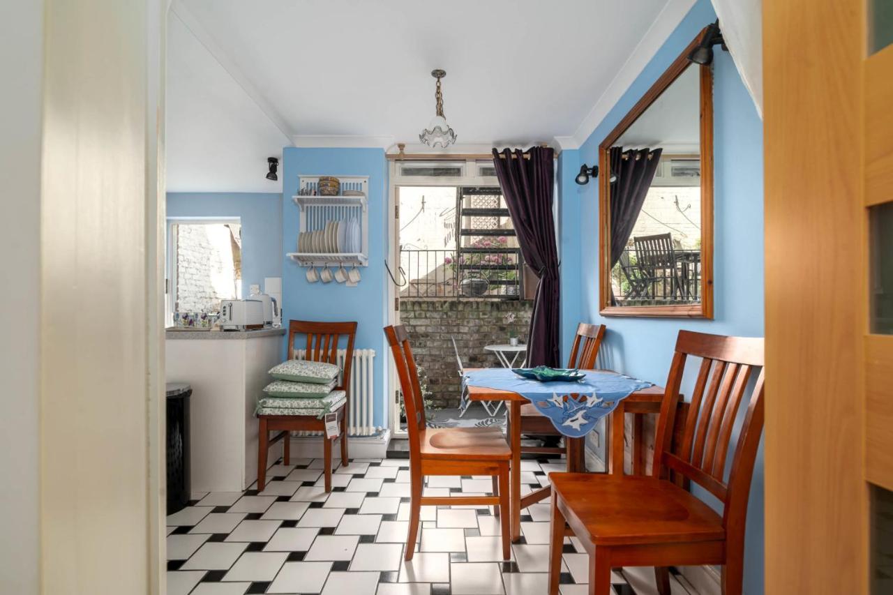 Apartment Fantastic 1 Bedroom With Private Patio *