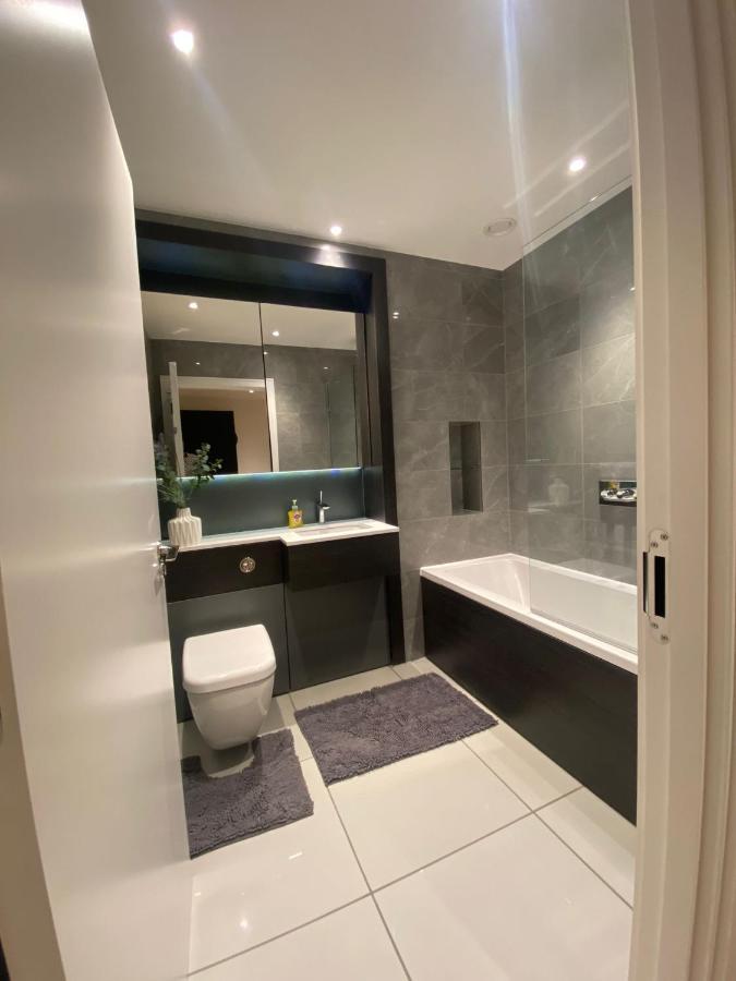 Marvelous 3 Bed Penthouse In Kewbridge *
