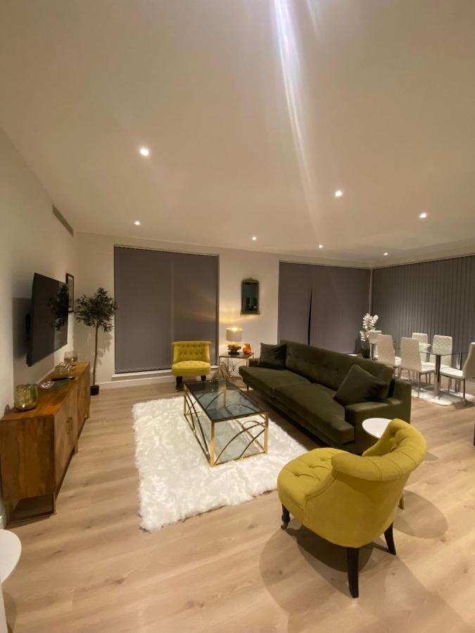 Apartment Marvelous 3 Bed Penthouse In Kewbridge London