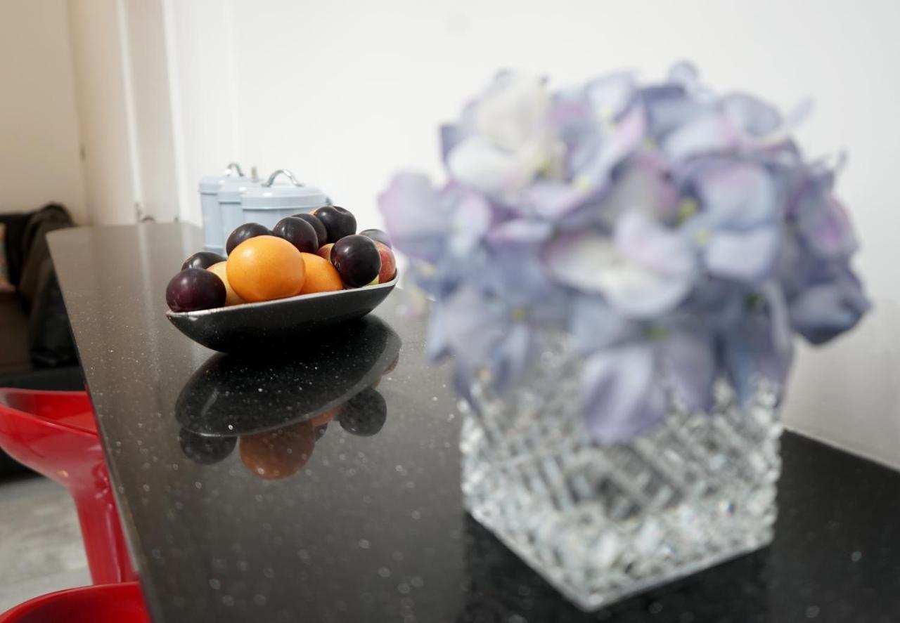 Appartement Luxury Garden Sleep 7, 2 Mins To Metro Londres