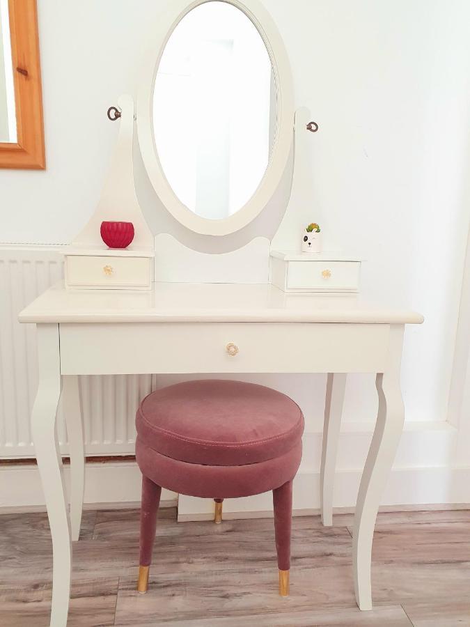 Wimbledon Ideal 1 Bedroom Ground Floor With Garden Holiday home *